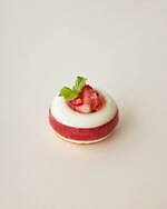 フォーシーズンズホテル丸の内 東京“苺＆チョコ”アフタヌーンティー、ピンクや白に彩られたタルトなど｜写真7