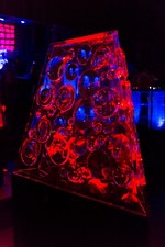 約5000匹の金魚が泳ぐ水中アート「アートアクアリウム2014」開催｜写真24