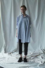 レギュレーション ヨウジヤマモト 2024年春夏コレクション、舞い踊る時の軽やかな躍動｜写真19