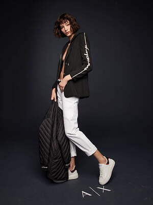 A|X アルマーニ エクスチェンジ(A|X ARMANI EXCHANGE) 2023-24年秋冬ウィメンズコレクション  - 写真4