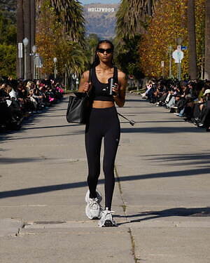 バレンシアガ(BALENCIAGA) 2024年秋ウィメンズ&メンズコレクション  - 写真4