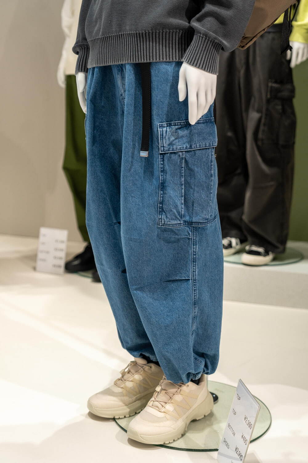 GU2024年春夏おすすめウェア、“スーパー”バギースラックス＆990円トップスシリーズが復活｜写真22