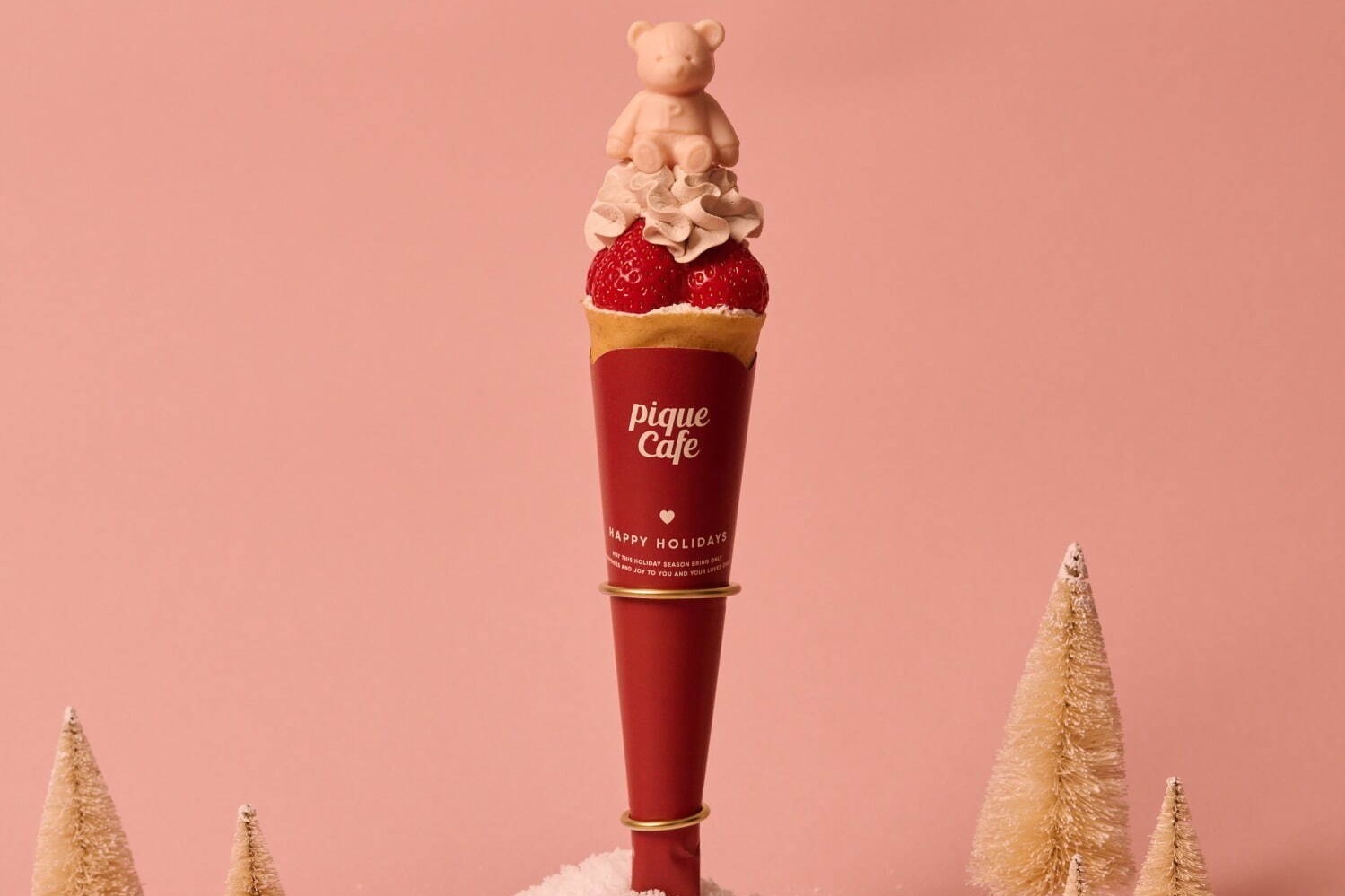 ジェラート ピケ カフェの冬限定「ピンクベアクレープ」チーズケーキやベリーソースと共に