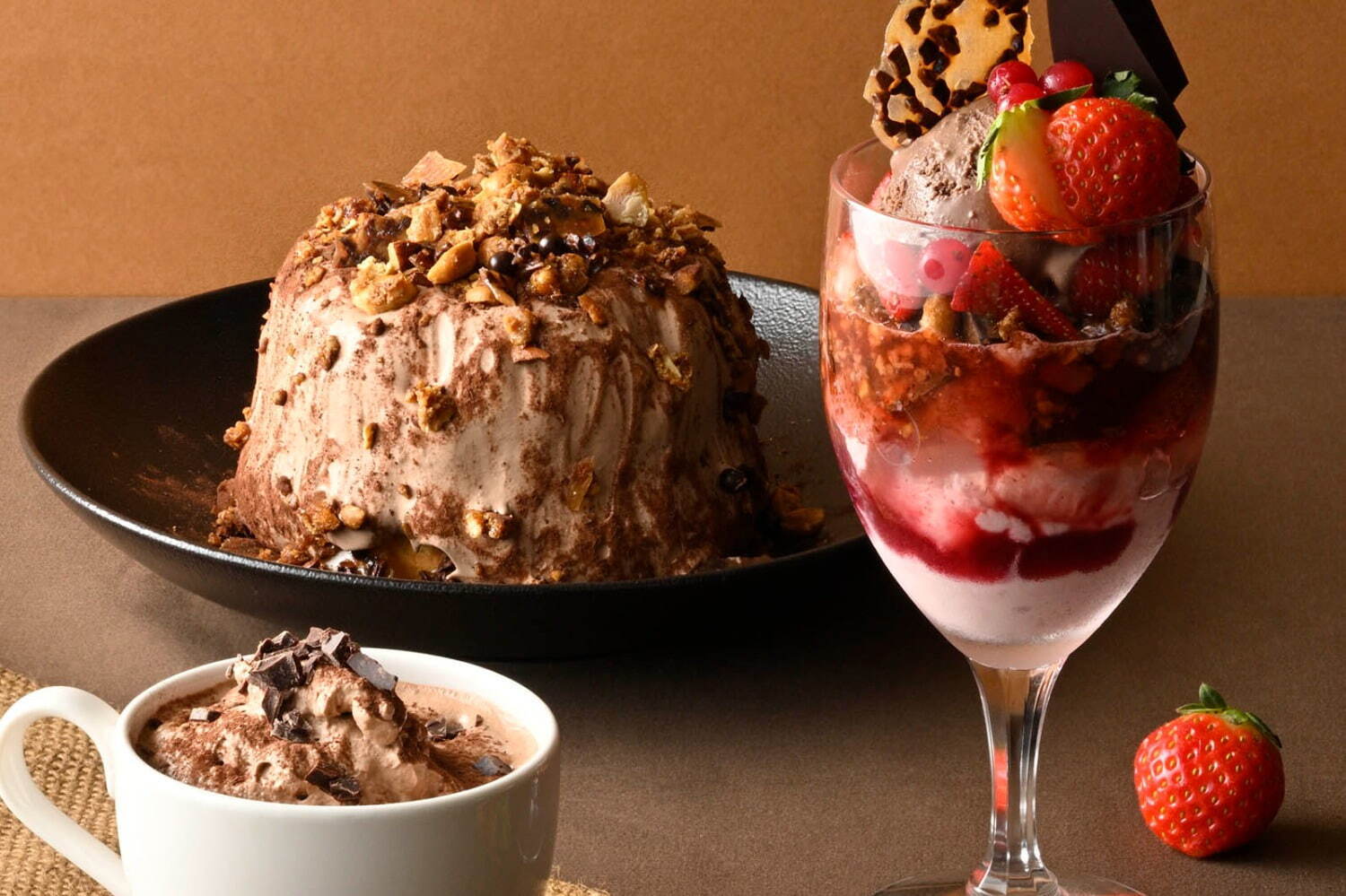 ショコラショー｜イシヤ日本橋、いちごとチョコレートが主役の冬限定パンケーキ＆パフェ