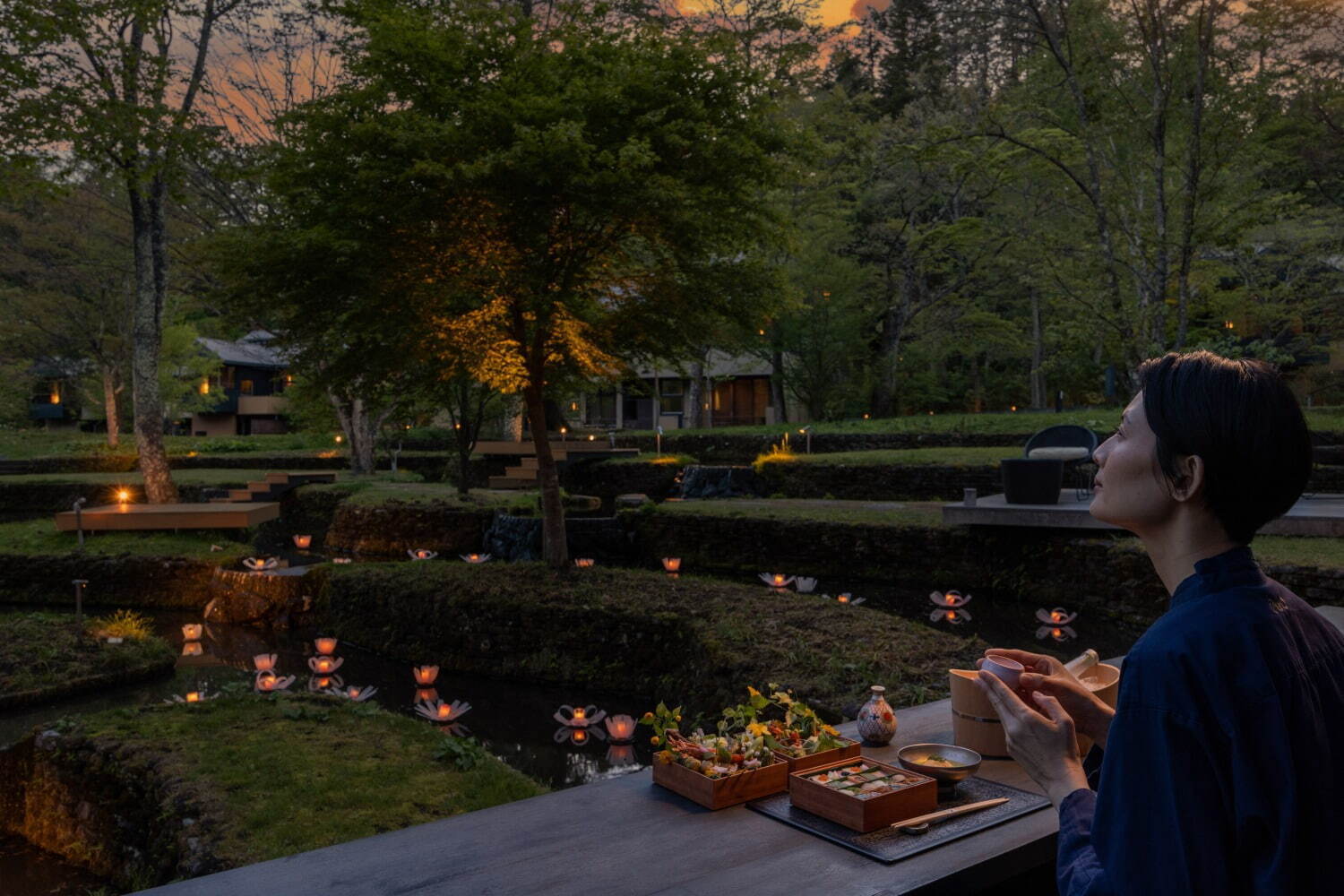 星のや軽井沢「花の宴」花モチーフのろうそく・花行燈を棚田に浮かべた幻想的な空間、雅楽の生演奏も｜写真8