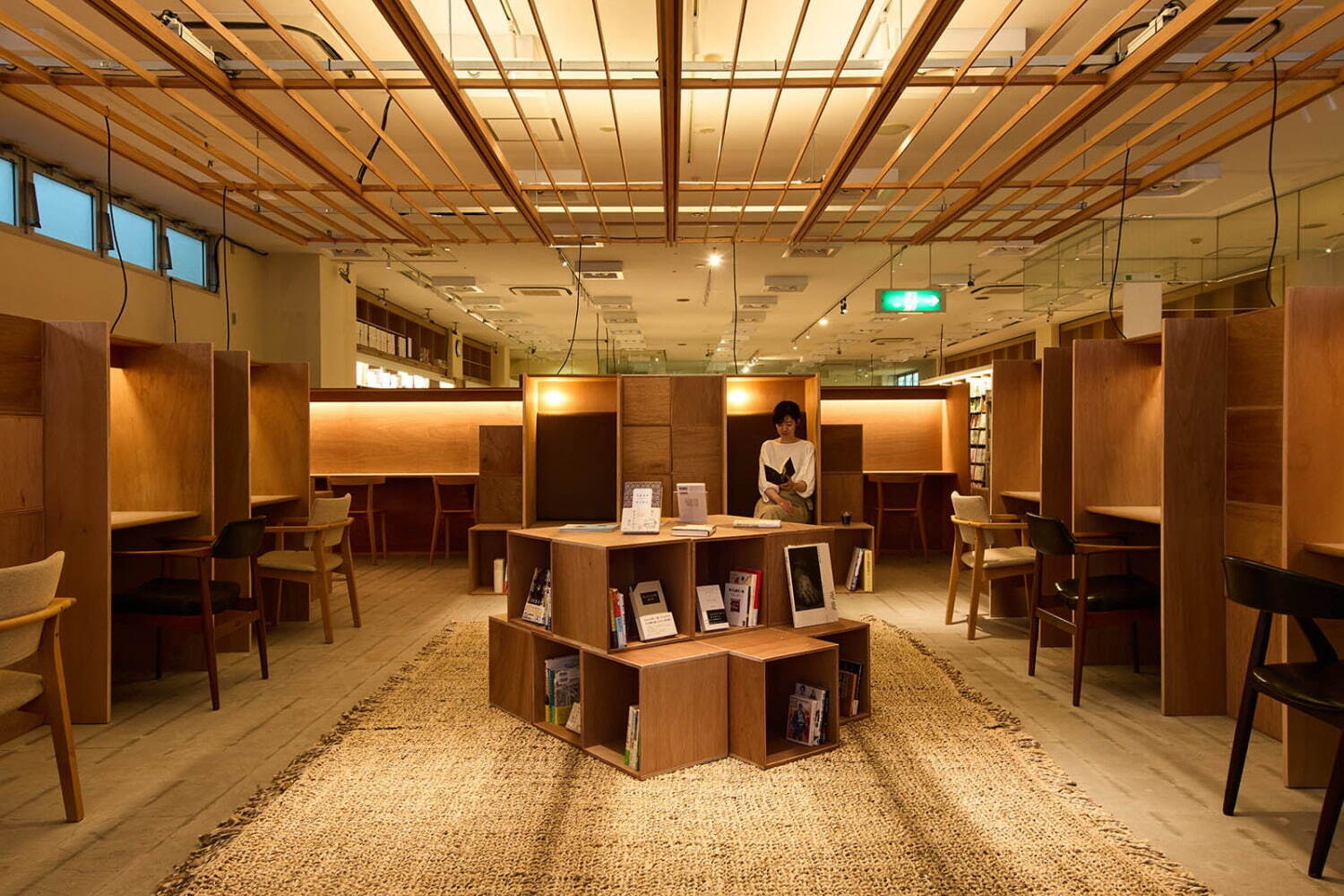 本屋(書店)｜心赴くままに本と過ごす読書空間「書院」近鉄奈良駅前・啓林堂書店に、蔵書10万冊＆選べる4種の席タイプ