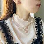 アナ スイ“幸運を呼ぶ”馬蹄モチーフのアクセサリー、揺れ動く蝶×煌めくカットガラスのネックレスなど｜写真18