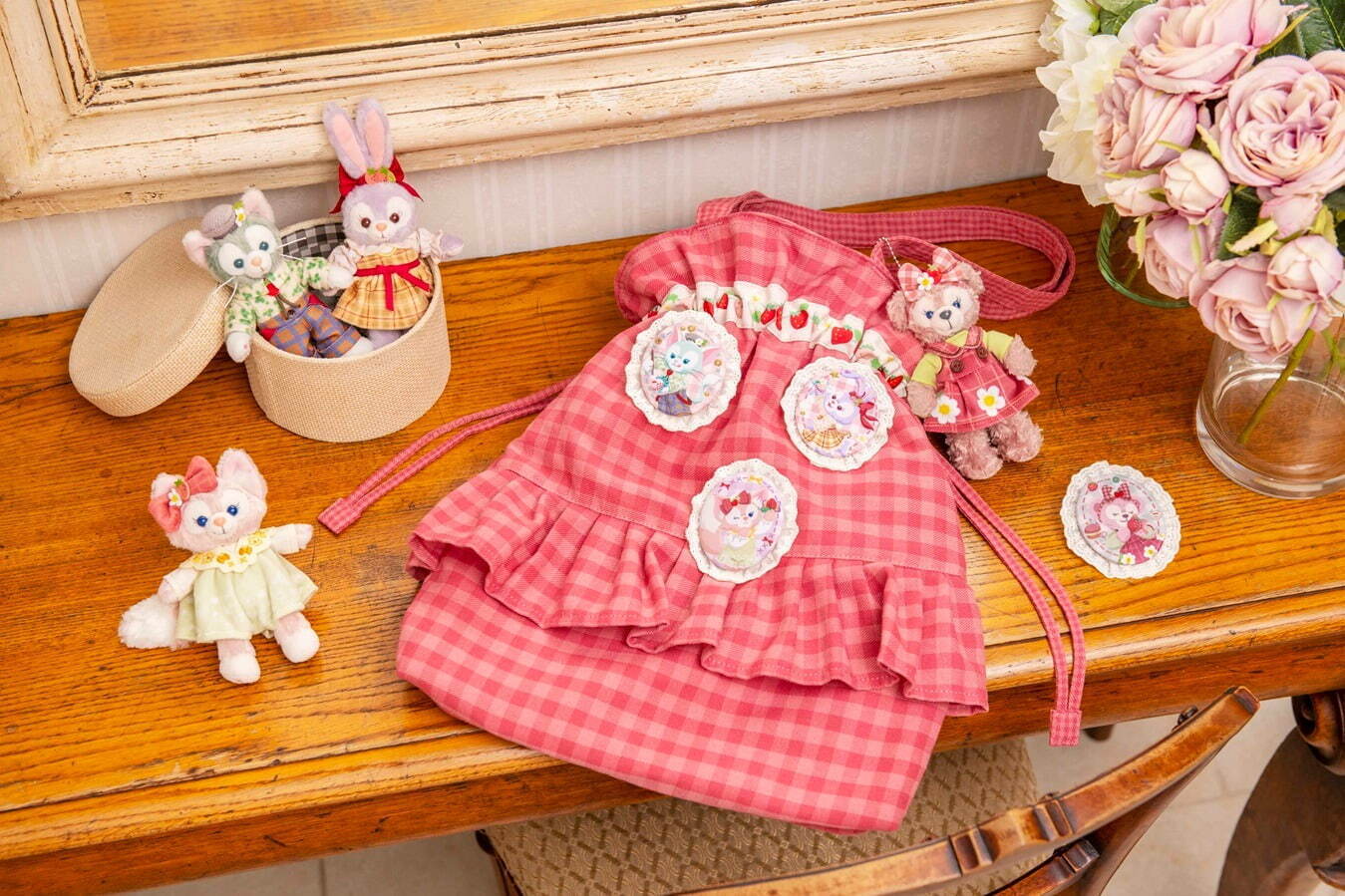 ダッフィー＆フレンズ“苺”モチーフのぬいぐるみなどグッズや限定メニュー、東京ディズニーシーで｜写真3
