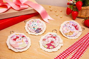 ダッフィー＆フレンズ“苺”モチーフのぬいぐるみなどグッズや限定メニュー、東京ディズニーシーで｜写真9