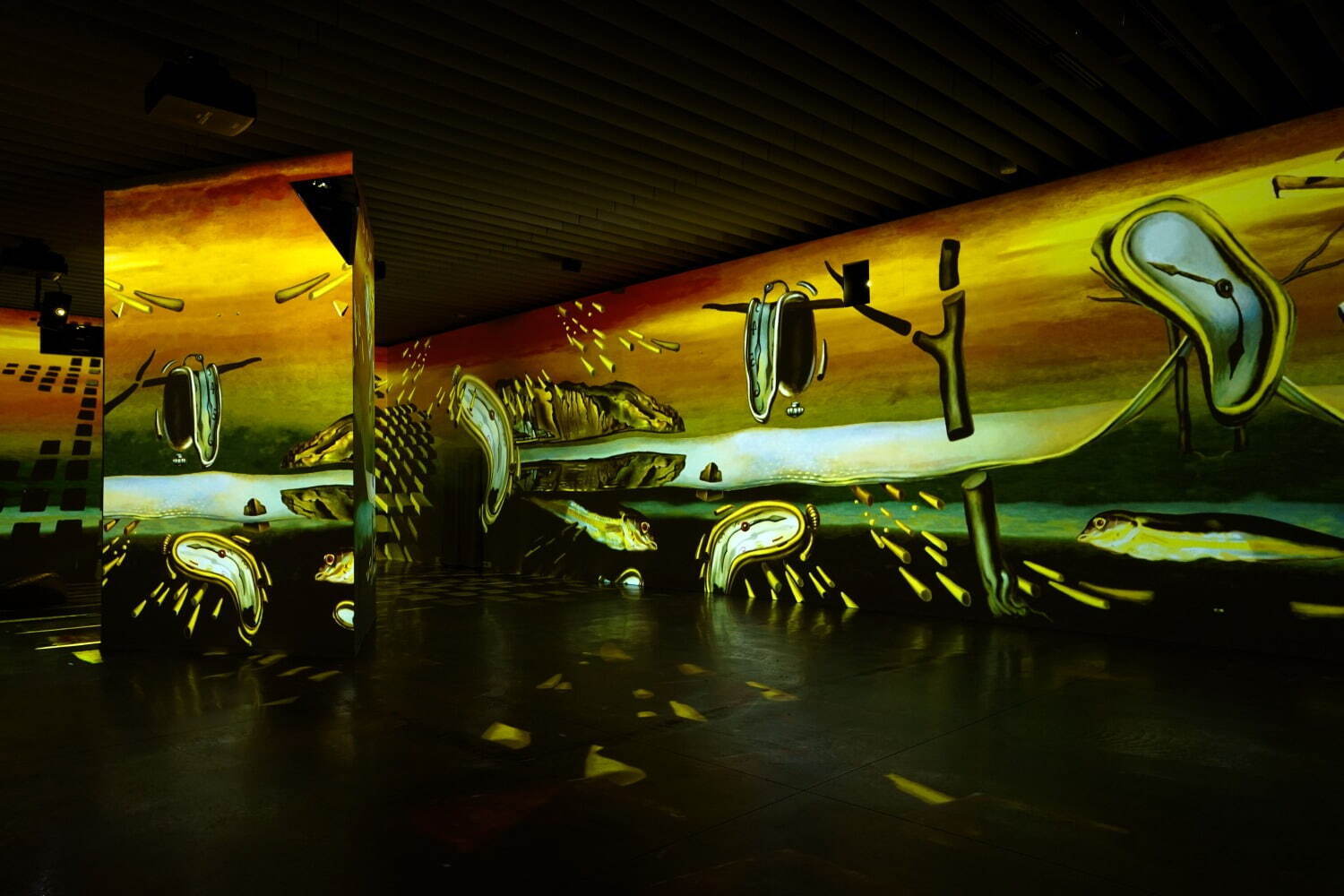 サルバドール・ダリの没入型展覧会が角川武蔵野ミュージアムで、《記憶の固執》など名作×360°の映像空間｜写真9