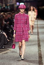 シャネル 2023/24年メティエダールコレクション - 創作意欲を掻き立てる“音楽の街”マンチェスター｜写真9