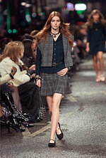 シャネル 2023/24年メティエダールコレクション - 創作意欲を掻き立てる“音楽の街”マンチェスター｜写真32