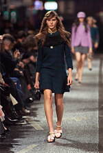 シャネル 2023/24年メティエダールコレクション - 創作意欲を掻き立てる“音楽の街”マンチェスター｜写真33