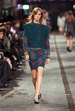 シャネル 2023/24年メティエダールコレクション - 創作意欲を掻き立てる“音楽の街”マンチェスター｜写真35