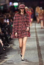 シャネル 2023/24年メティエダールコレクション - 創作意欲を掻き立てる“音楽の街”マンチェスター｜写真52