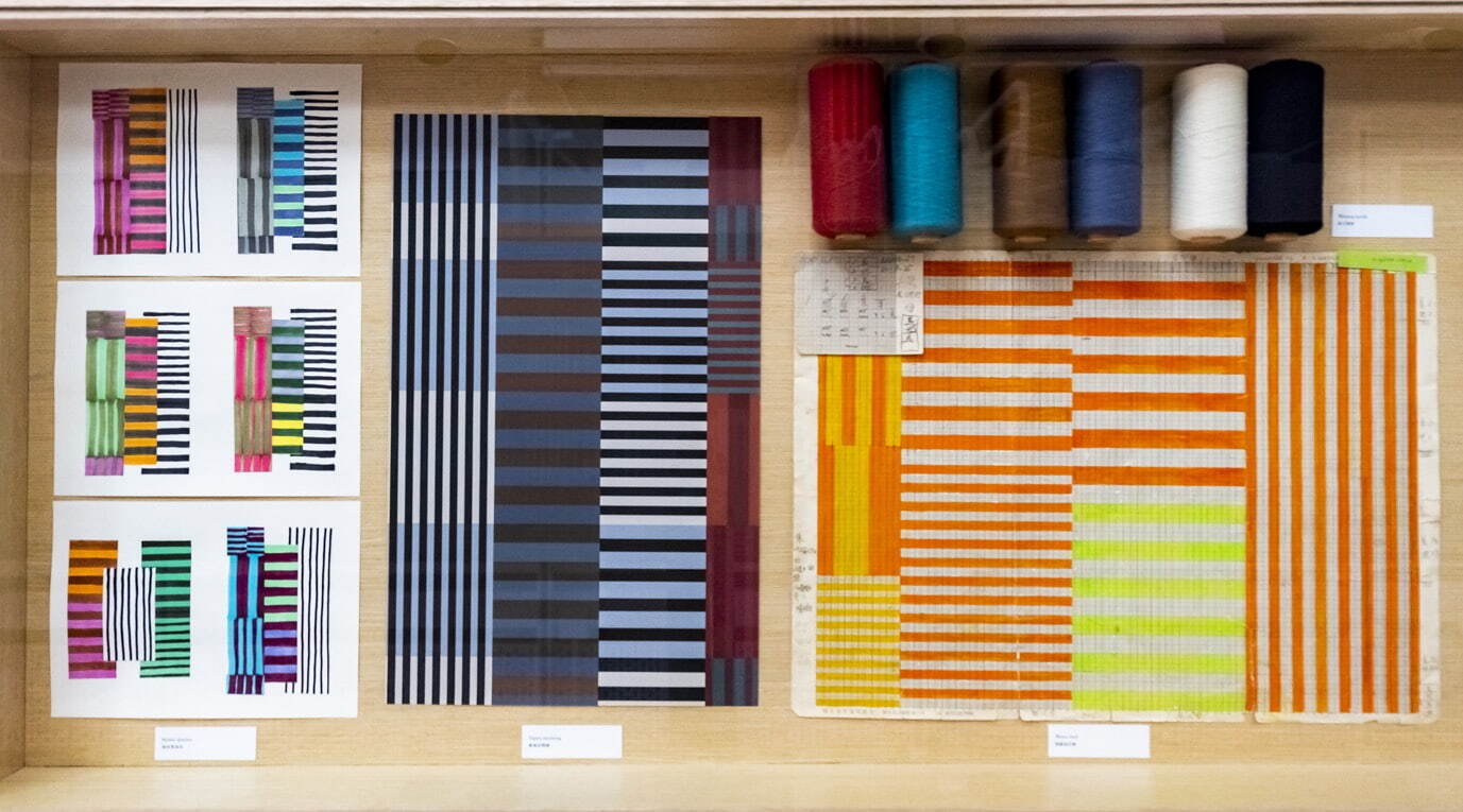《カラープレート》の制作資料
展示風景：「Sudo Reiko: Making NUNO Textiles」CHAT (Centre for Heritage, Arts and Textile) Hong Kong、2019-2020
©CHAT (Centre for Heritage, Arts and Textile) Hong Kong