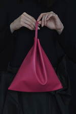 ディスコード ヨウジヤマモト“テトラポット”型バッグ新色、ピンク＆ターコイズなど華やかカラー｜写真3