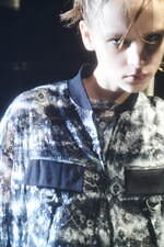 リミ フゥ 2024年春夏コレクション、影と光が入り混じる世界の中で｜写真5