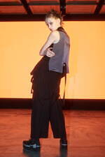 リミ フゥ 2024年春夏コレクション、影と光が入り混じる世界の中で｜写真21