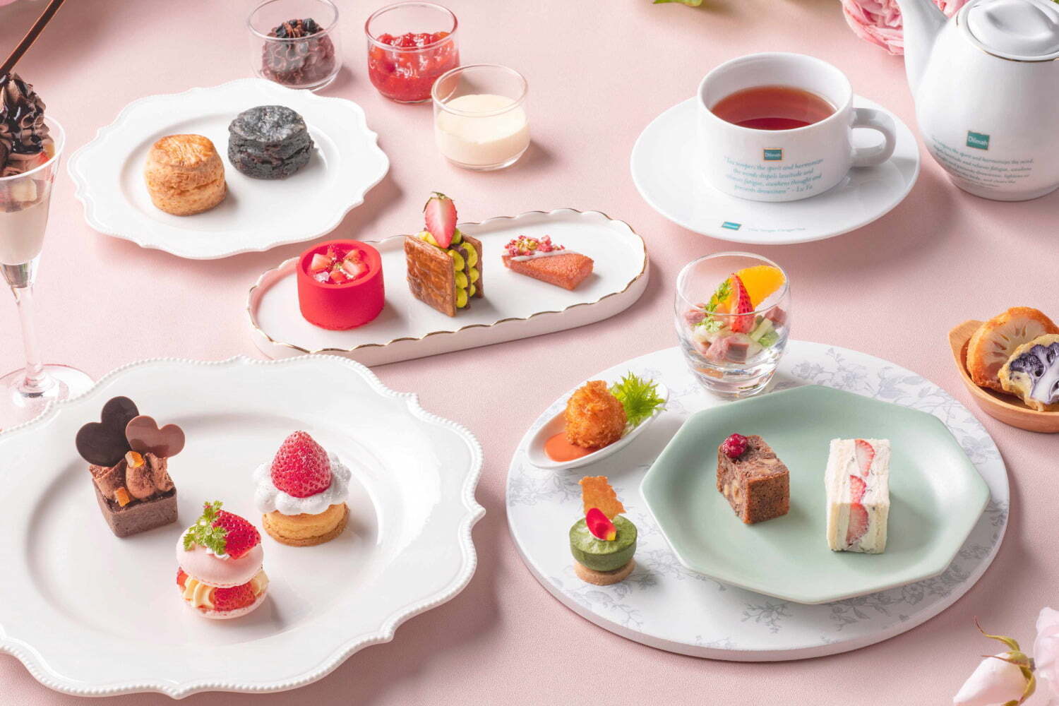 ヒルトン東京ベイ“苺×チョコレート”のアフタヌーンティー、ほうじ茶香る濃厚チョコパフェや苺マカロン