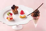 ヒルトン東京ベイ“苺×チョコレート”のアフタヌーンティー、ほうじ茶香る濃厚チョコパフェや苺マカロン｜写真7