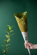 濃茶スイーツ専門店「熱海さとり本店」“濃厚”抹茶のモンブランソフトや巨大クレープ、わらび餅など｜写真3