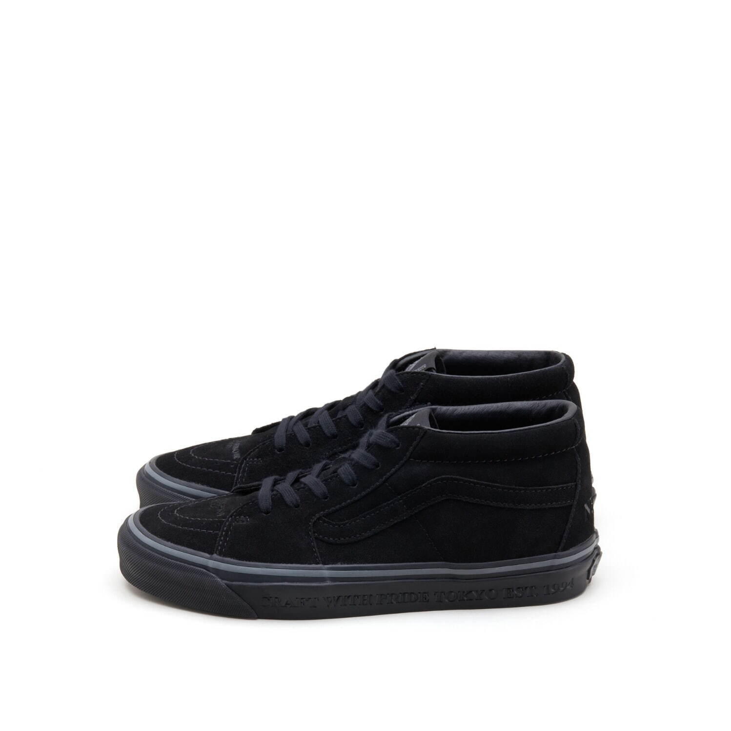 ネイバーフッド×VANS「スケートミッド」スニーカー、ワントーン