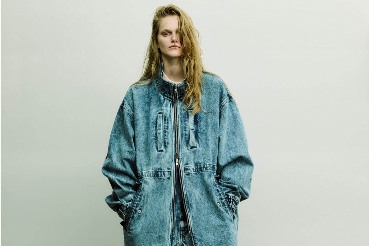 シュタインの24年春夏デニムウェア、ブリーチ加工ジャケットや“ウインドブレーカーの切り替え”パンツ