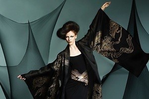 コシノジュンコの展覧会が新潟県立万代島美術館で - 装苑賞受賞作など約200点、創作の軌跡をたどる