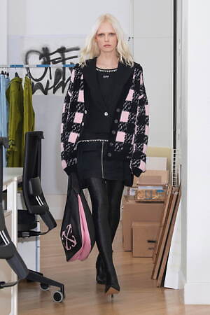 オフ-ホワイト (OFF-WHITE) 2024年プレフォールウィメンズ&メンズコレクション  - 写真14