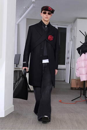 オフ-ホワイト (OFF-WHITE) 2024年プレフォールウィメンズ&メンズコレクション  - 写真2