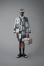 トム ブラウン 2024年メンズプレフォールコレクション - 大鴉の影と赤いバラ｜写真13