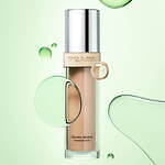 プラダ ビューティ24年春ベースメイク、スキンケアも叶う美容液リキッドファンデーションで輝くツヤ肌へ｜写真1