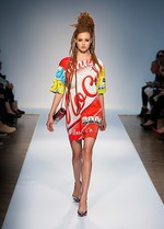 モスキーノ 2015年春夏メンズ＆ウィメンズプレコレクション - 初のメンズショー｜写真4