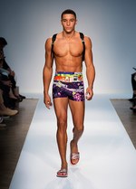 モスキーノ 2015年春夏メンズ＆ウィメンズプレコレクション - 初のメンズショー｜写真5