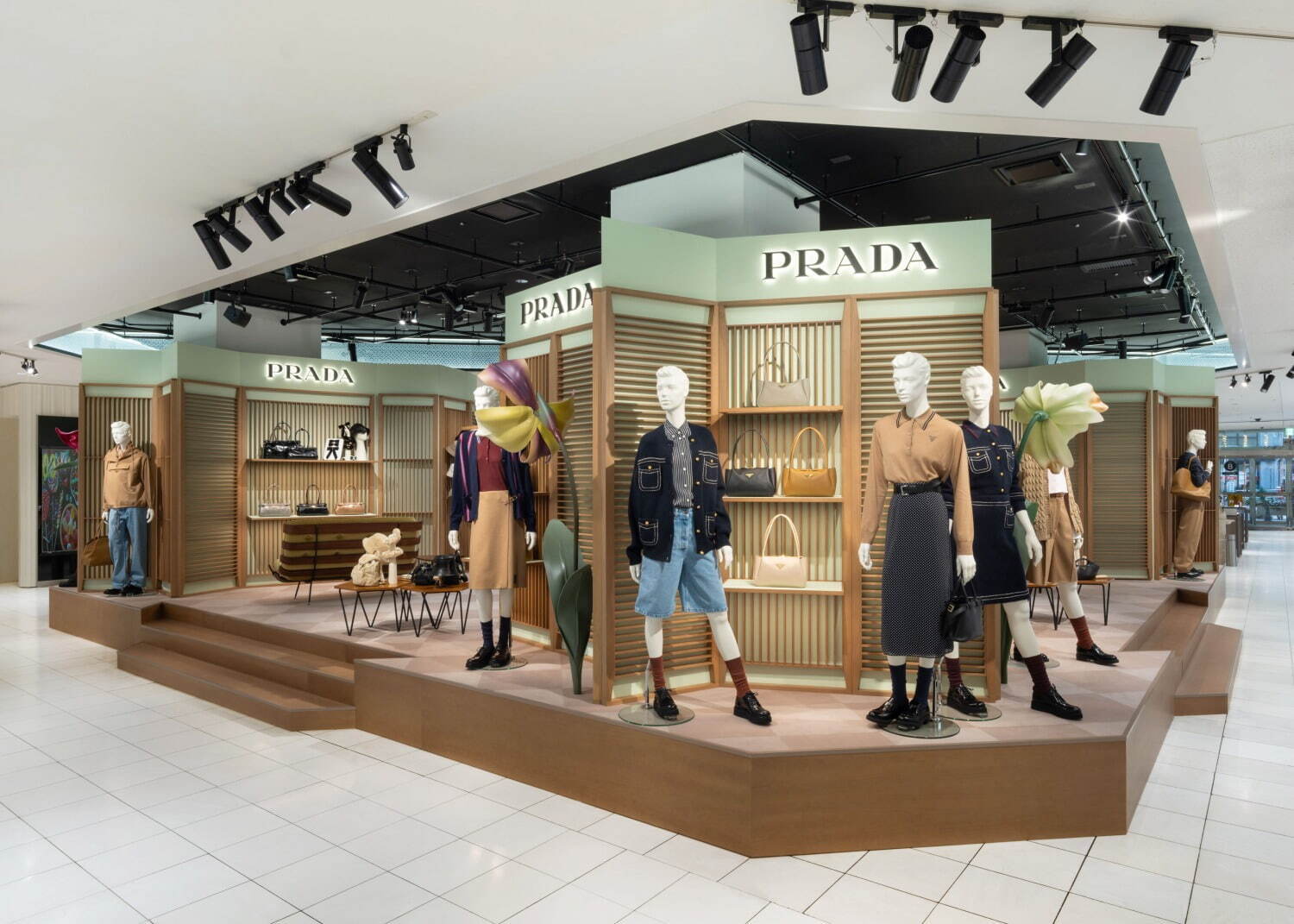 2024年購入！PRADAプラダモノリスブラッシュドレザー　ローファー　35 PRADA】 モノリス ブラッシュドレザー ローファー (PRADA