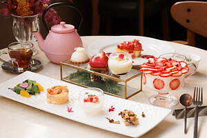 サロン ベイクアンドティーで平日限定いちごアフタヌーンティー＆週末限定スイーツビュッフェ