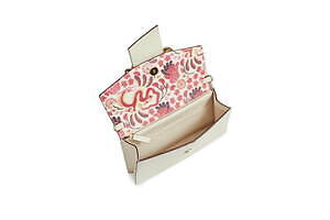 ストラスベリー24年干支“辰”モチーフの新作、龍と花を描いた2WAYクロスボディバッグなど｜写真8