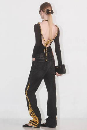 ヴェルサーチェ(VERSACE) 2024年プレフォールウィメンズコレクション  - 写真26