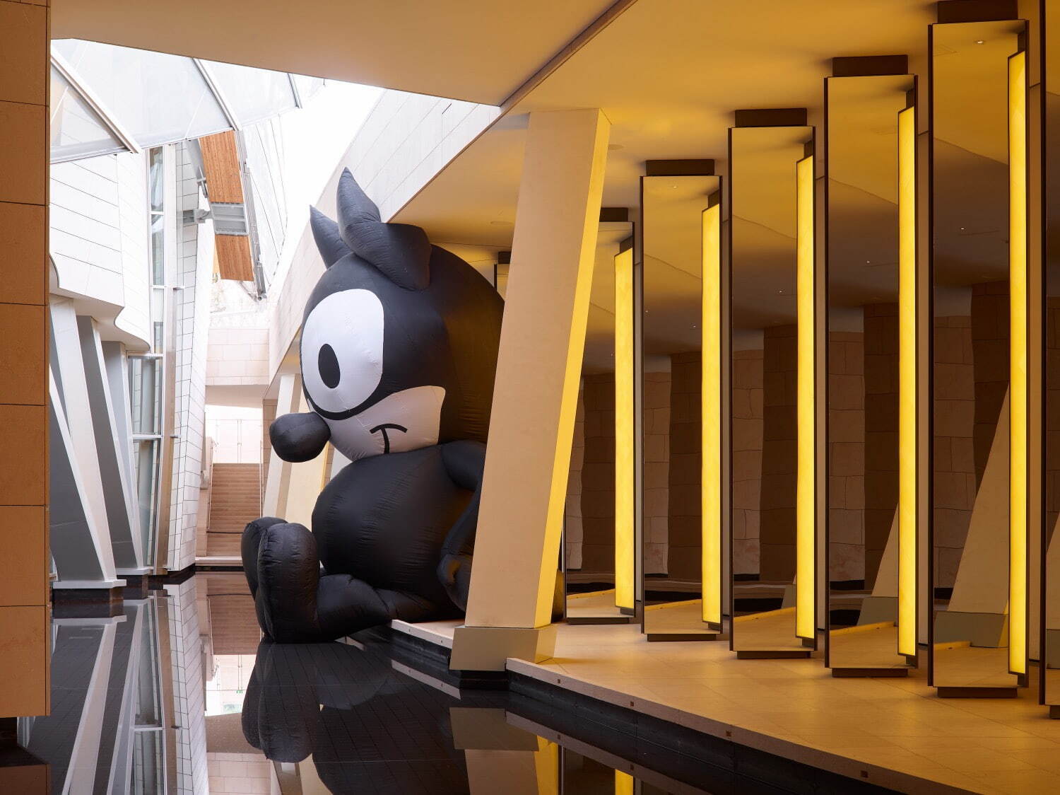 Mark Leckey, <i width="1500" height="1124">Felix the Cat,</i> 2013, Installation view at Fondation Louis Vuitton (2018)
© Mark Leckey. Photo credits: © Fondation Louis Vuitton / Marc Domage