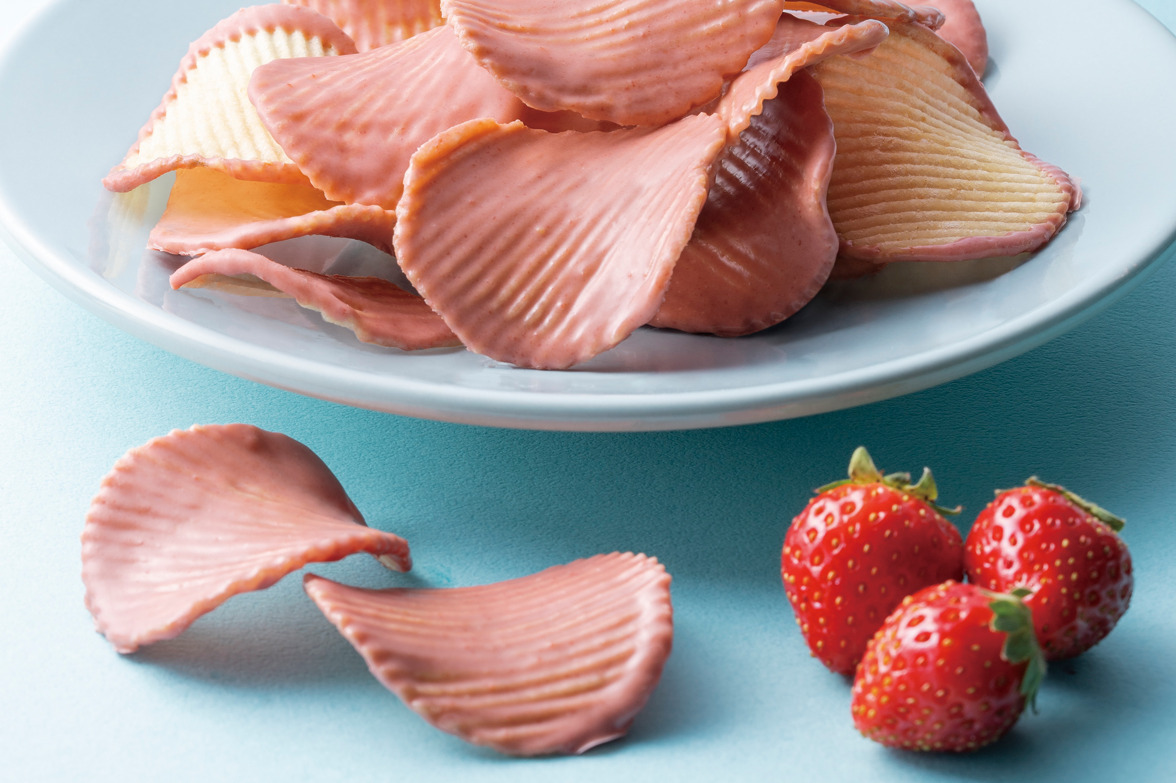 ゴディバ「ポテトチップス チョコレート」新フレーバー“苺”など3種の濃厚チョコでコーティング