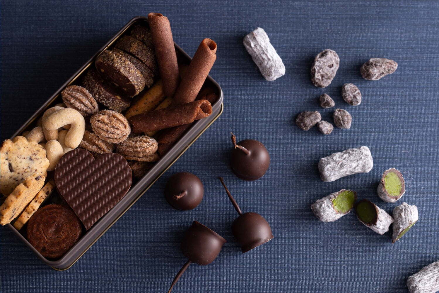 チョコバナナ｜ザ・キャピトルホテル 東急24年バレンタイン、国産マスカットと宇治抹茶を使用したショコラなど