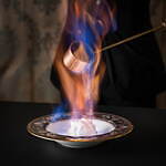 ホテル阪急インターナショナル“コース仕立て”のアフタヌーンティー、チョコスイーツ＆炎の演出デザート｜写真2