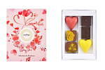 仏発ルノートルの24年バレンタイン“苺×ハート”のチョコレート、愛の花びらが舞う限定BOXで｜写真3