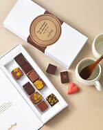 仏発ルノートルの24年バレンタイン“苺×ハート”のチョコレート、愛の花びらが舞う限定BOXで｜写真17