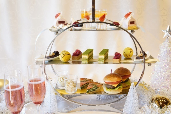 ハンバーガー｜明治記念館「冬のアフタヌーンティー」緑豊かな庭園を眺めながら苺を使用したレアチーズケーキなど