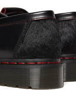 ドクターマーチン“龍のメタルプレート”を配した限定8ホールブーツ、レッド×ゴールドの差し色｜写真8