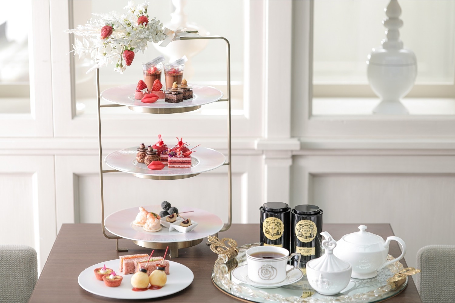 ストリングスホテル 名古屋“チョコレート＆苺づくし”のアフタヌーンティー、濃厚ショコラムースなど