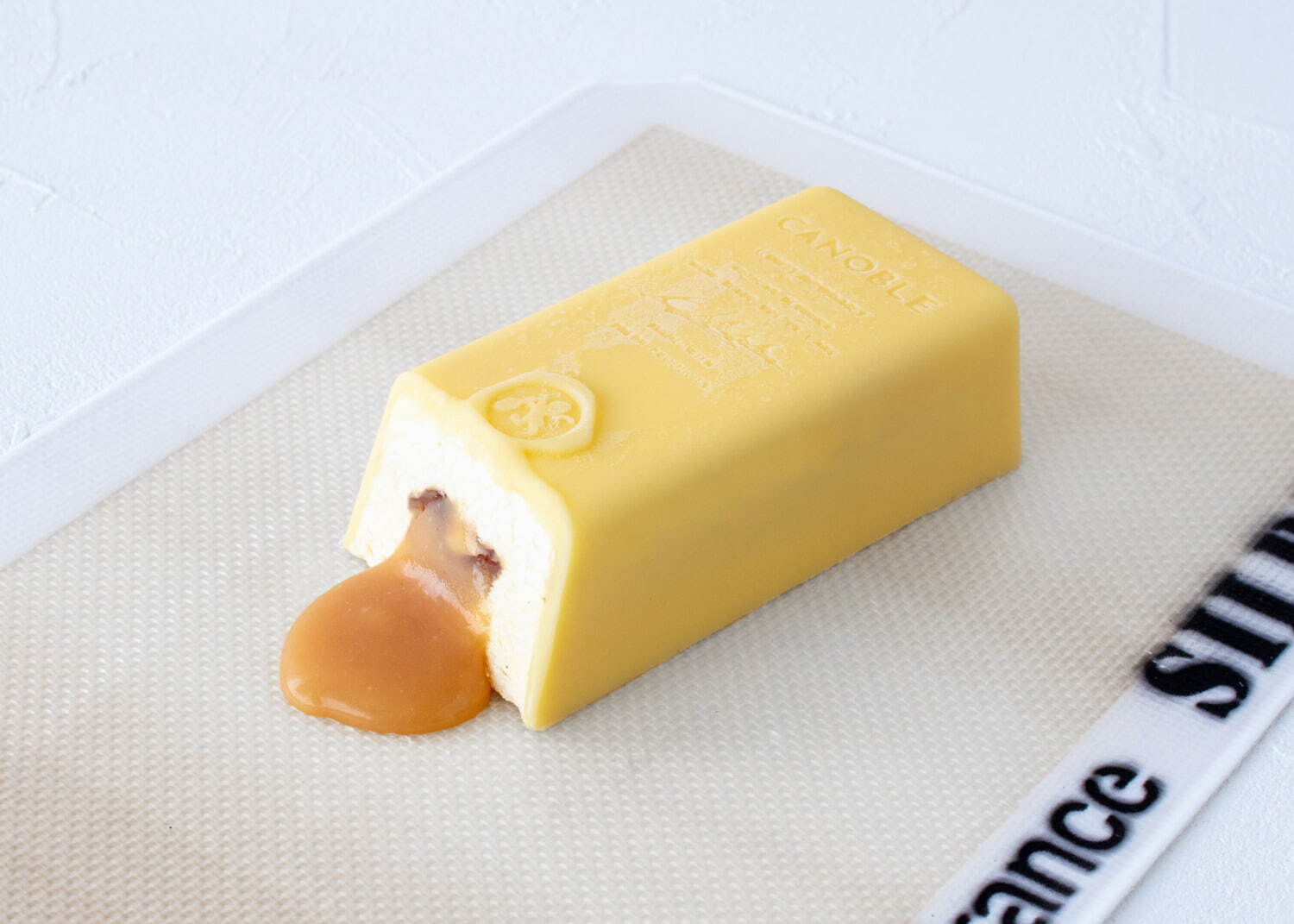 白いバターキャラメルケーキ 1個 3,200円