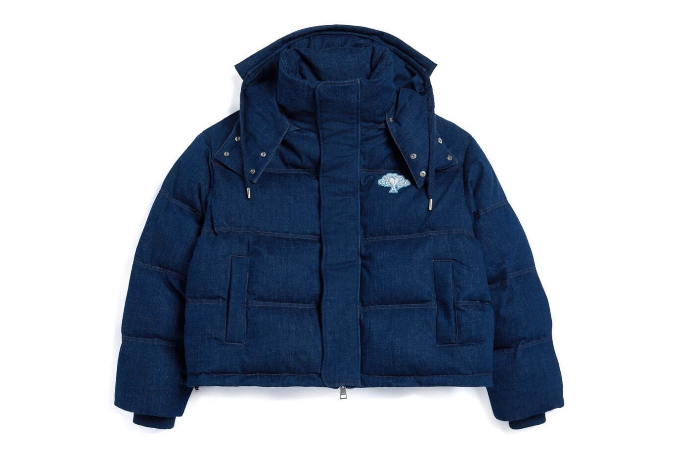 アミの24年干支着想 - 雲に囲まれた“ハート”ロゴのダウンベストやセーター、“黒龍”デザインも